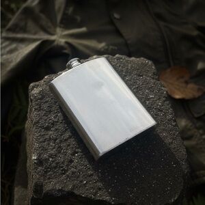 Vintage Sheffield England Pewter Hip Flask – Captive Thumb Rest Ergonomic Design